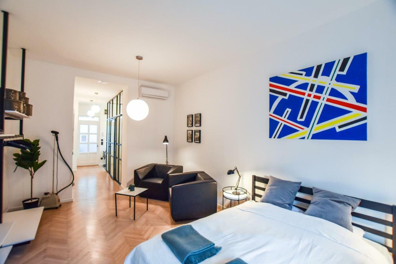 For Long-Term, Budget! Szovetseg Apartment In The Heart Of Budapest Luaran gambar